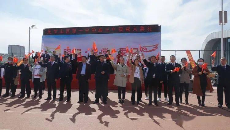 谁知道定制孩子舞蹈服哪可以？游戏画面
